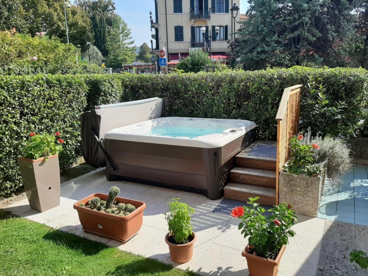 Front Lake Studio With Loft Bed And Pool Bardolino Exterior photo